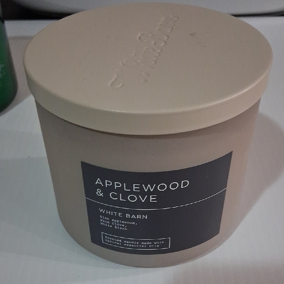 White Barn Applewood & Clove Candle - Beige - Picture 1 of 3